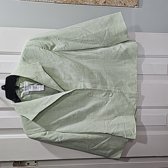 Light Green Jacket - Picture 1 of 12